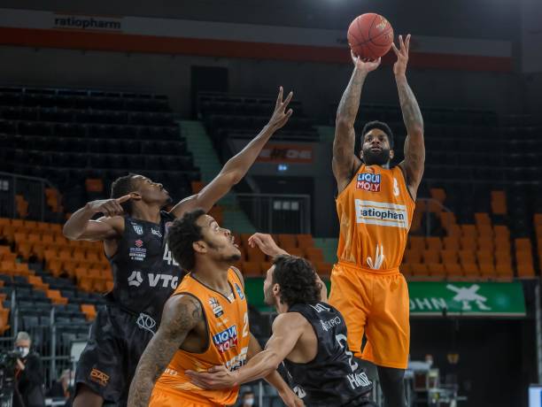 动在全球范 动在全球范